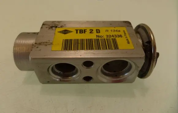 Air conditioning (A/C) expansion valve