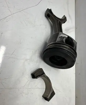 BMW 5 F10 F11 Piston with connecting rod N47