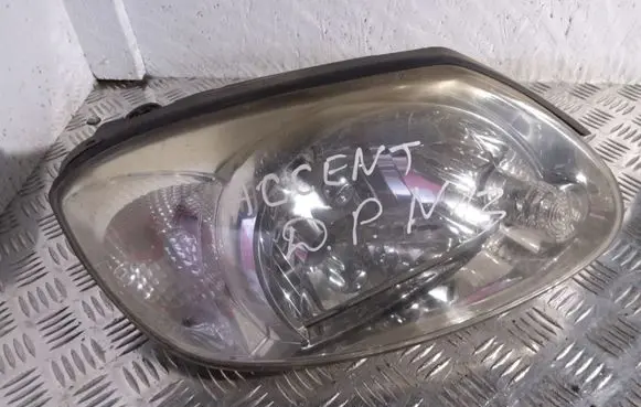 Hyundai Accent Headlight/headlamp