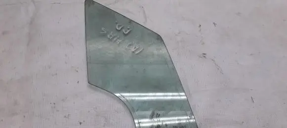 Mercedes-Benz A W168 Front door vent window glass four-door 