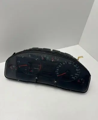 Audi A4 S4 B5 8D Speedometer (instrument cluster) 8L0919272A