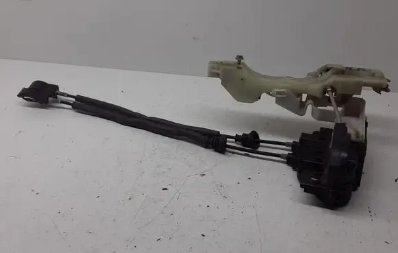 Hyundai ix 55 Front door lock A045035