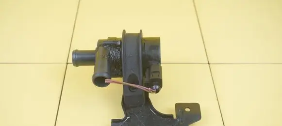 Audi A3 S3 8P Water pump BWA