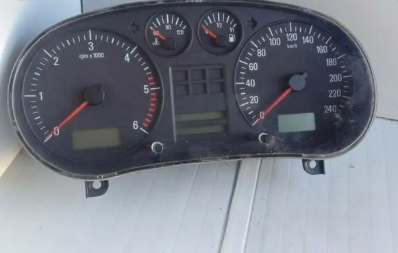 Seat Toledo III (5P) Speedometer (instrument cluster)
