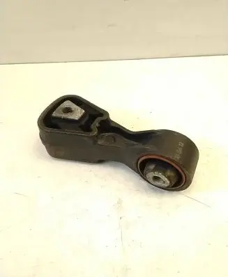 Peugeot 508 Engine mount bracket