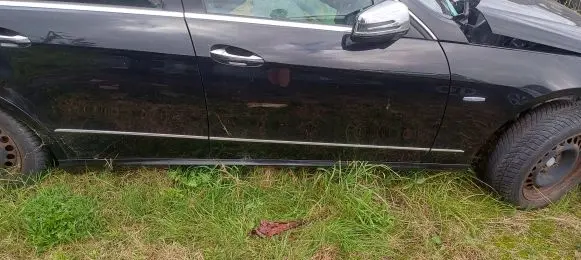 Mercedes-Benz E W212 Foot area side trim 