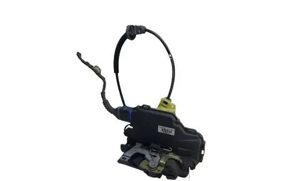 Volkswagen Polo Front door lock 3B1837015AM
