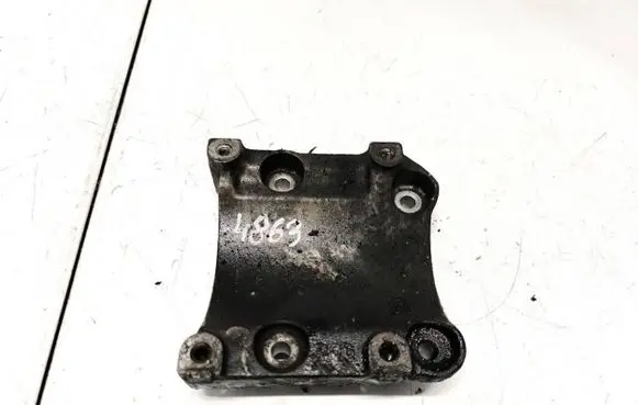 Honda CR-V Engine mounting bracket r06