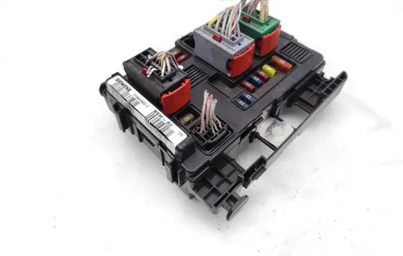 Citroen Berlingo Fuse module 9643498980