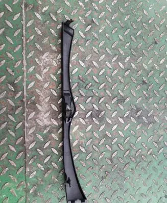 BMW 3 E46 Under headlight/headlamp trim 7030552