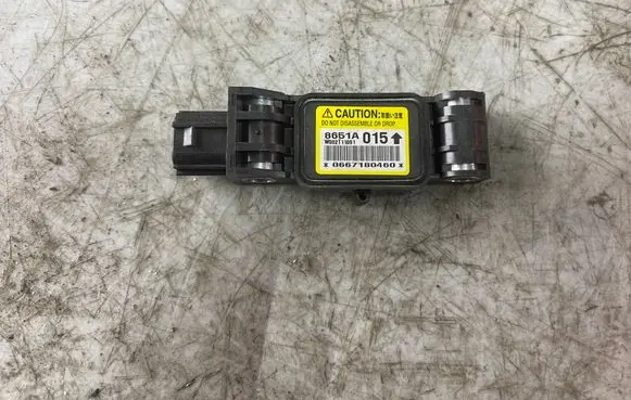 Mitsubishi Grandis Airbag deployment crash/impact sensor 8651a015