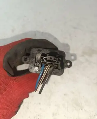 Opel Corsa B Heater blower motor/fan resistor 887857