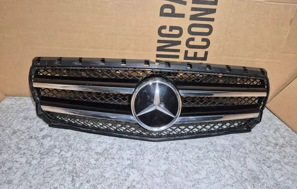 Mercedes-Benz B W246 W242 Front bumper upper radiator grill A2468880260 A1648880411