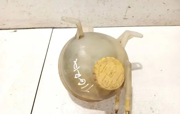 Coolant expansion tank/reservoir