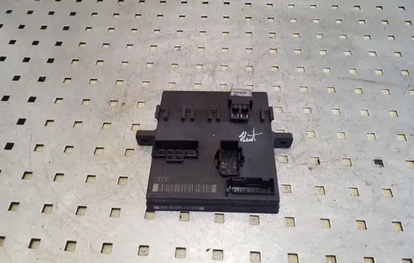 Audi A4 S4 B6 8E 8H Comfort/convenience module 8E0907279C