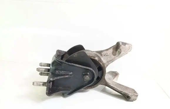 Suzuki Kizashi Engine mount bracket 1J154702