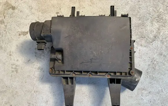 Mercedes-Benz Sprinter W906 Air filter box A0000905001