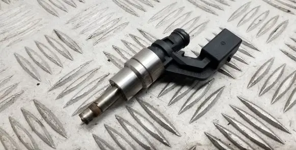 Skoda Octavia Mk2 (1Z) Fuel injector 03C906036A