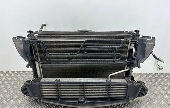 Mercedes-Benz C W204 Radiator set A2045000493
