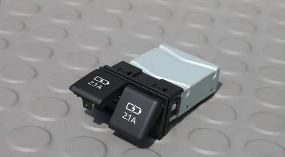 Toyota RAV 4 (XA50) USB socket connector TOYOTA8553242010 8553242010 19527