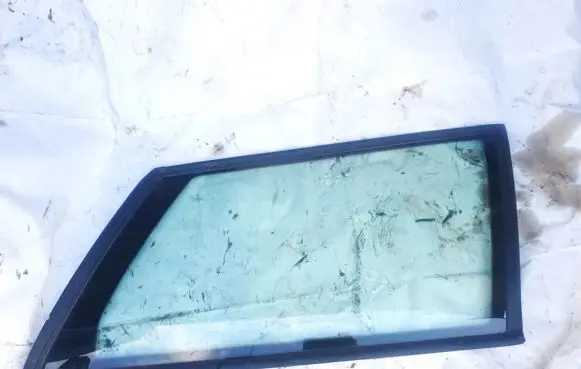 Volkswagen PASSAT B4 Rear side window