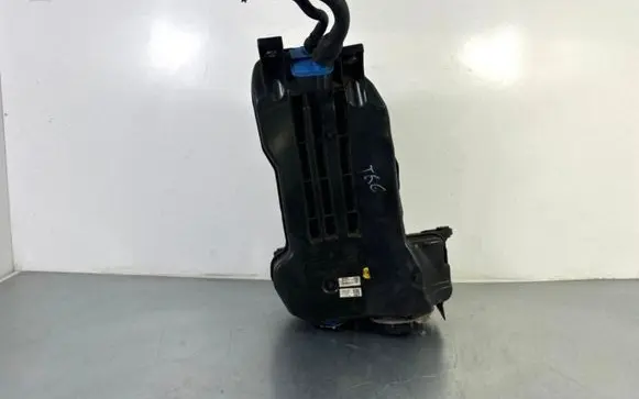 Volkswagen Touareg III AdBlue liquid reservoir 4M0131878