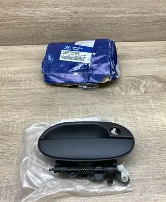 Hyundai Accent Front door exterior handle 8266022001CA 826602200
