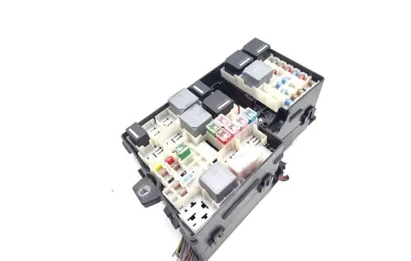 Ford Kuga II Fuse module GV4T-14K733-YLA