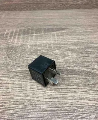Mazda 323 Other relay V23134B52X379 C210