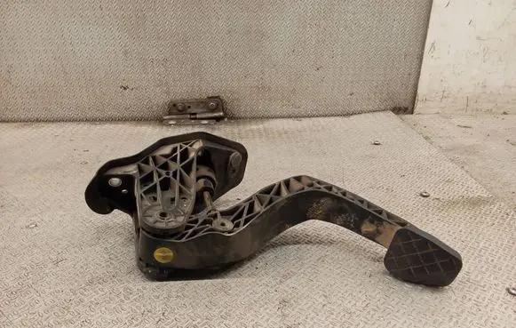 Skoda Rapid (NH) Clutch pedal 6C1721059M