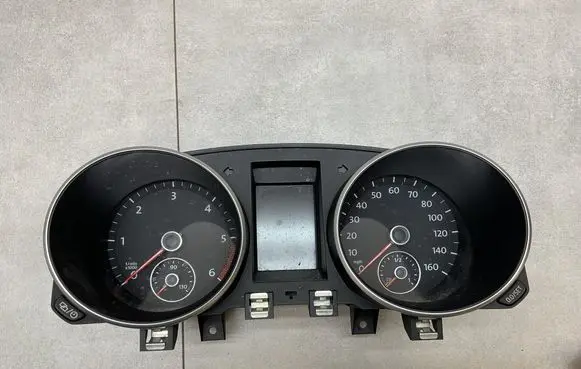 Volkswagen Golf VI Speedometer (instrument cluster) 5K0920973A