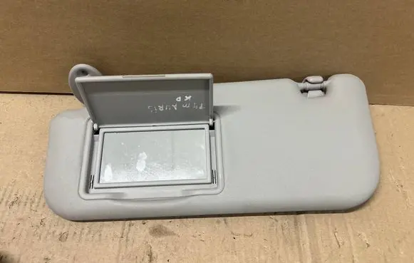 Toyota Auris E180 Sun visor