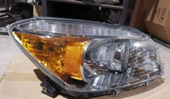 Toyota RAV 4 (XA30) Headlight/headlamp 8113042330
