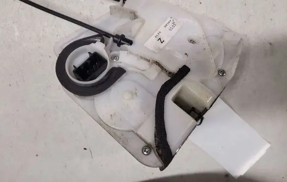 Mazda 6 Front door lock H77H79L2