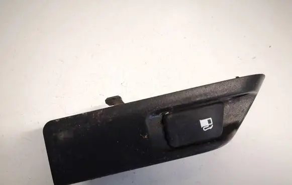 Toyota Auris 150 Fuel tank opening switch 