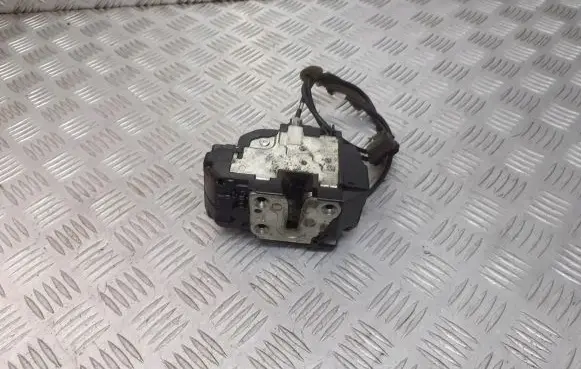 Nissan Micra Front door lock