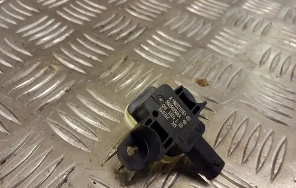 Mercedes-Benz GLE (W166 - C292) Airbag deployment crash/impact sensor A1668210351 56054084AA