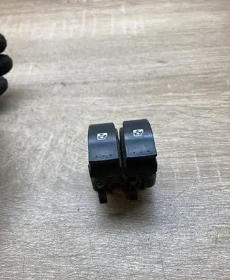 Renault Megane I Electric window control switch