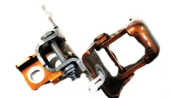 Renault Captur Front door upper hinge 804000016RG