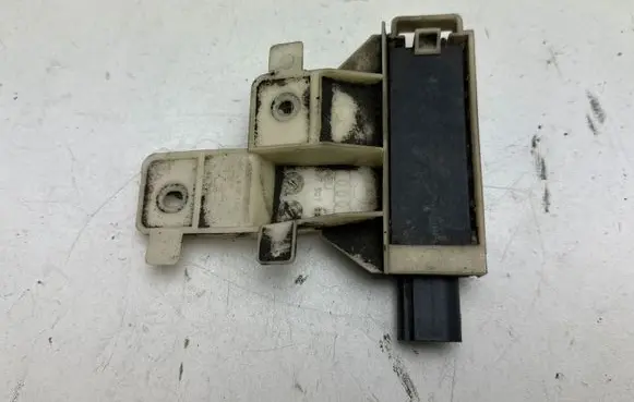 Audi A3 S3 8V Keyless system antenna 8V7907526
