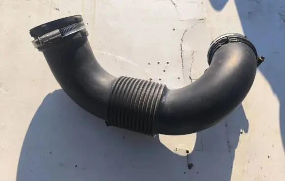 Opel Vivaro Intercooler hose/pipe 1105223S01
