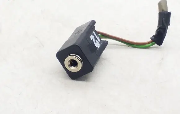 Volvo S60 AUX in-socket connector 31285608