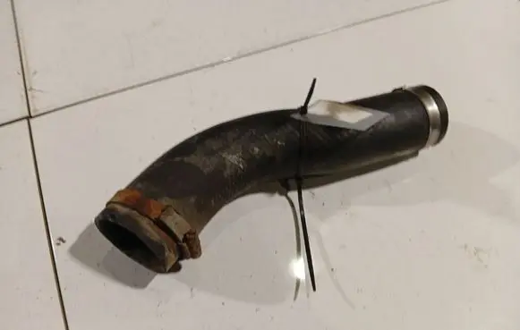 Toyota Avensis T250 Intercooler hose/pipe