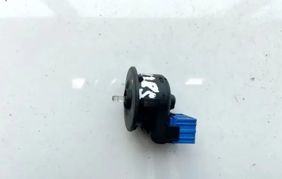 Citroen C2 Wing mirror switch 185526