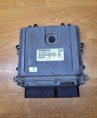 Volvo XC90 Engine control unit/module 31272463AA 1039S18372 0281012103