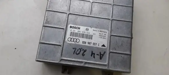 Audi A4 S4 B5 8D Engine control unit/module 8d0907557c 0261203938