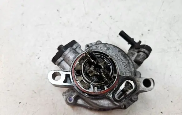 Peugeot Expert Vacuum pump 9804021880