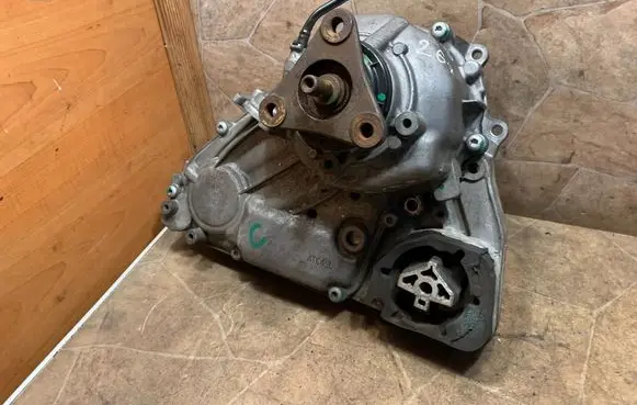 BMW X5 E70 Gearbox transfer box case 7643758 ATC45L