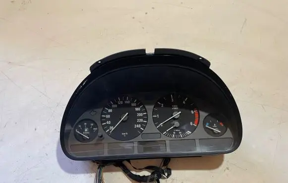 BMW 5 E39 Speedometer (instrument cluster) 62118372361 110008735027