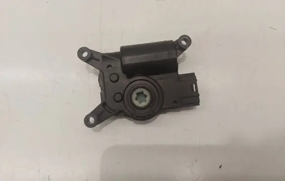 Skoda Octavia Mk3 (5E) Air flap motor/actuator CZ1168807351 5Q0907511K